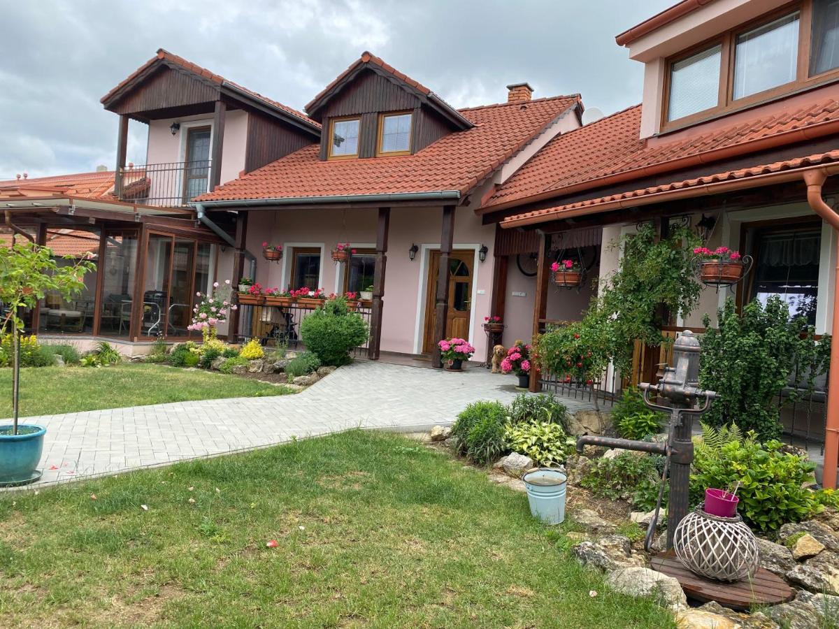 "Na Skale " Apartment In Center, Free Parking Bojnice Buitenkant foto